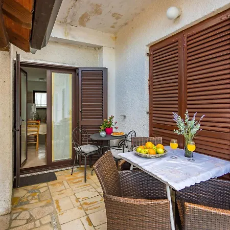 Tireli - Prc143 By Interhome Poreč