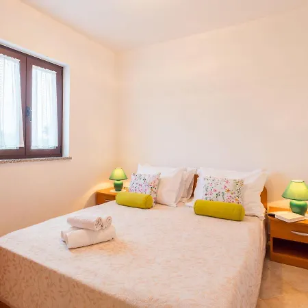 Apartment Tireli - Prc143 By Interhome